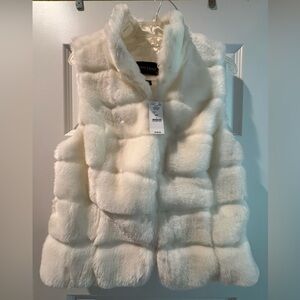 NWT White House Blake Market Faux Fur Vest Size L